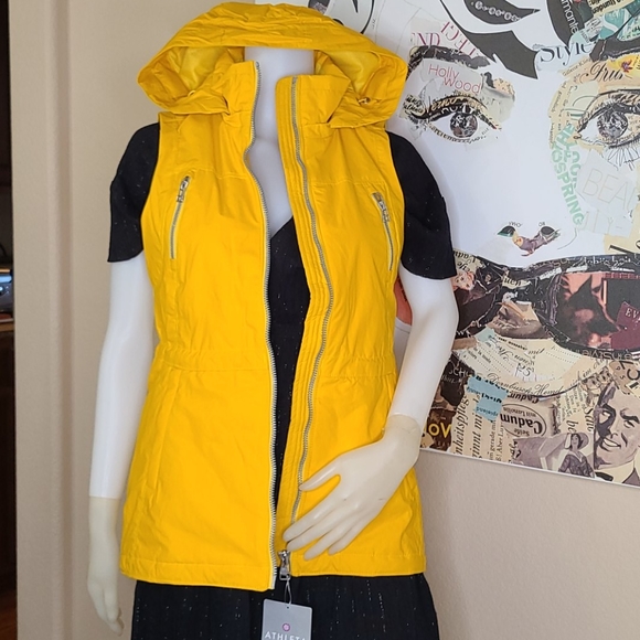 NWT ATHLETA ROCKVIEW VEST GODI YELLOW MARIGOLD XXS - Picture 1 of 13